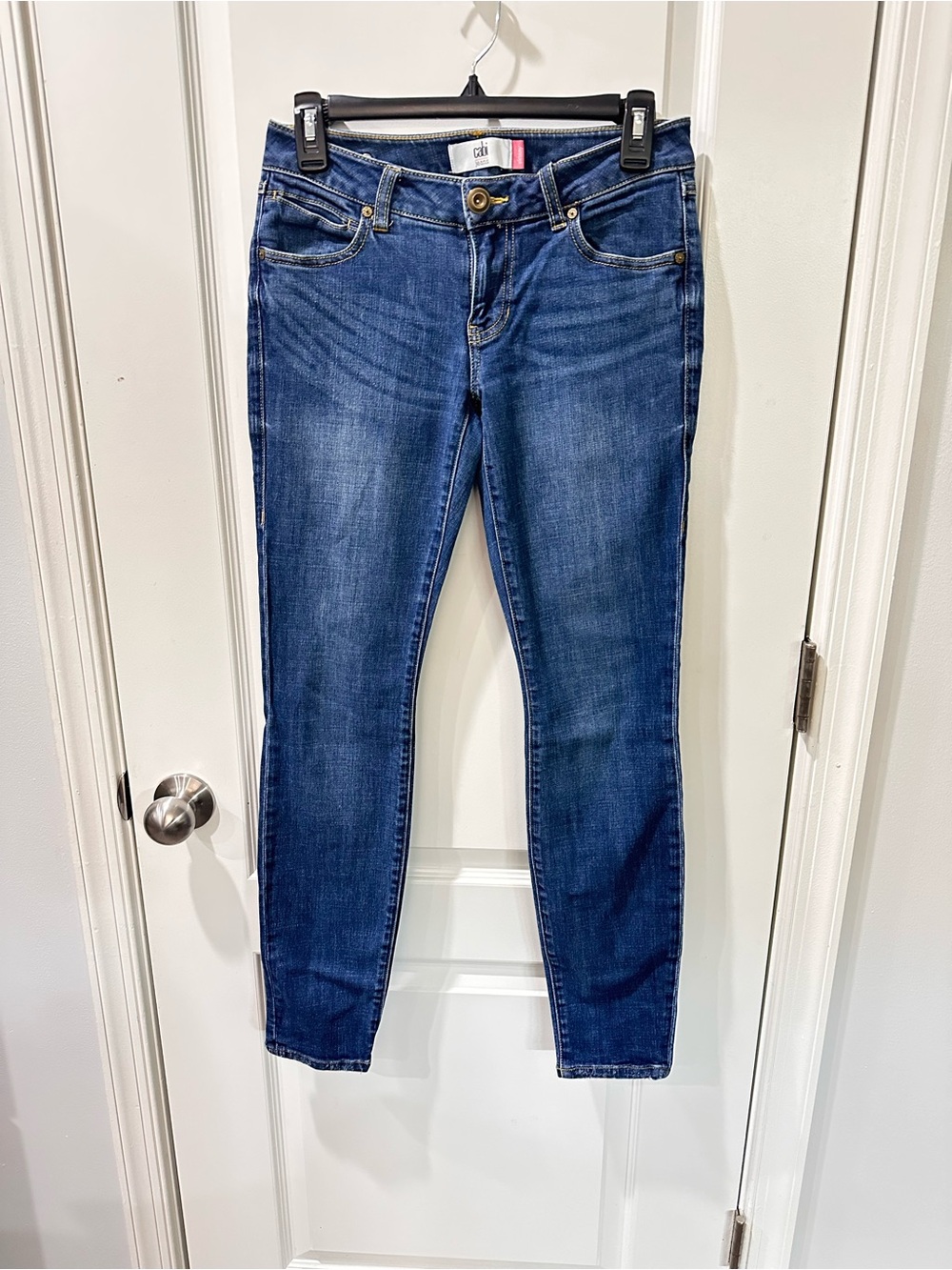 CAbi Skinny Jeans Size 2 Medium Wash Stretch Denim Ankle 29 Inseam